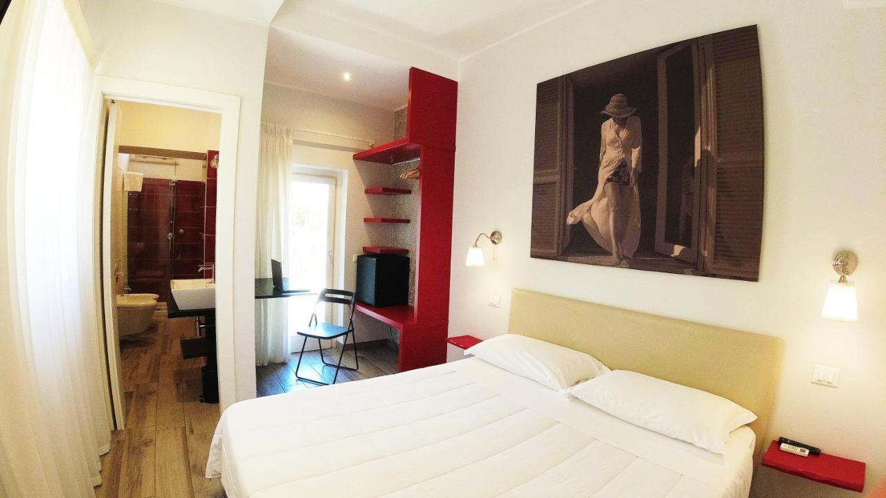 Hotel Rio Claro Fondi Esterno foto