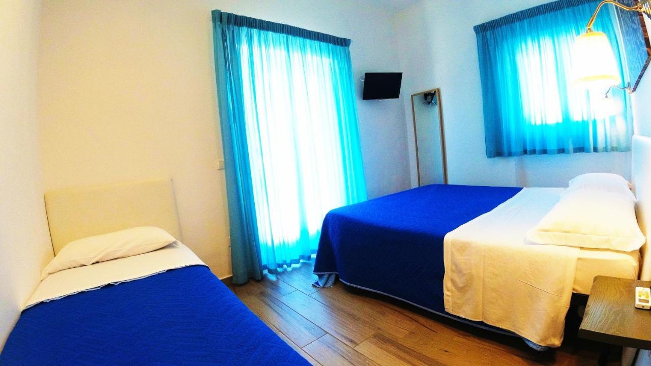 Hotel Rio Claro Fondi Esterno foto