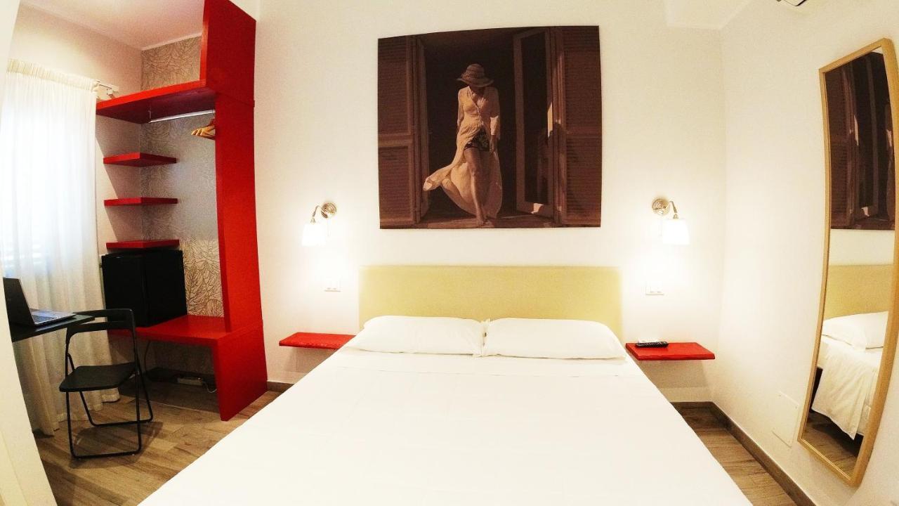 Hotel Rio Claro Fondi Esterno foto